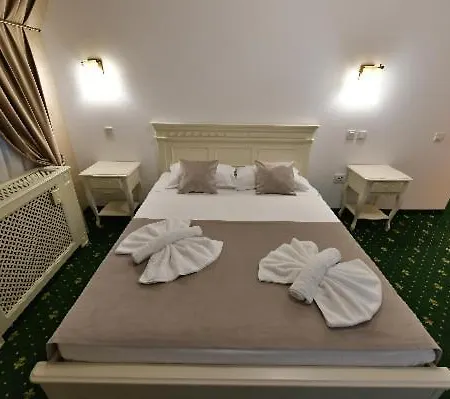 Casa Cu Tei מלון קריובה