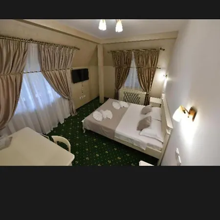 Casa Cu Tei 3* קריובה