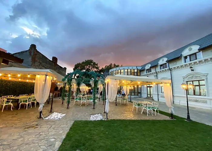 Casa Cu Tei 酒店 3*